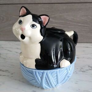 Tea For One Black & White Tuxedo Cat On Yarn Basket (Cup) Vintage Cottage Core